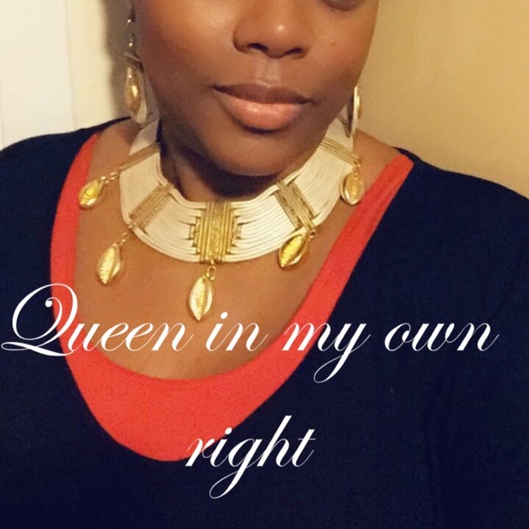 Goddess Jewelry Set - Picture 4 of 6